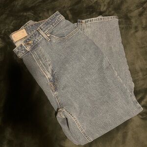 Everlane The Curvy Cheeky Crop Jean. Size 31